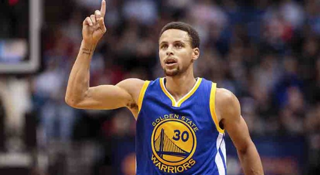 Curry firma contrato millonario con Golden State