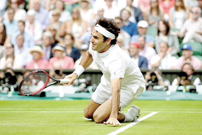 Djokovic y Federer avanzaron en Wimbledon