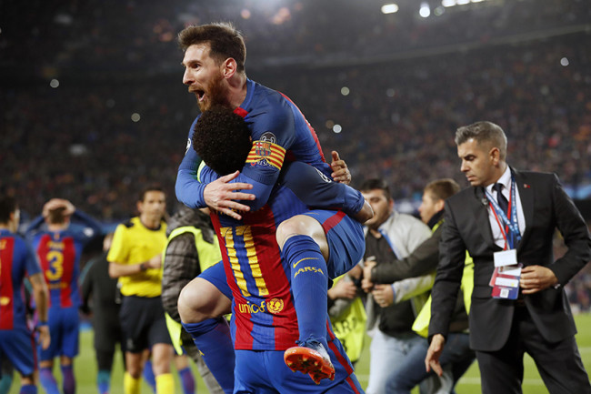 Messi renueva con el Barcelona