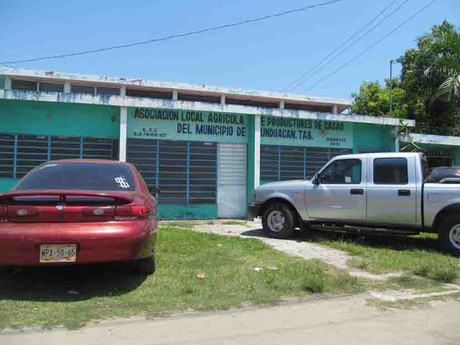 Venden edificios de las asociaciones cacaoteras