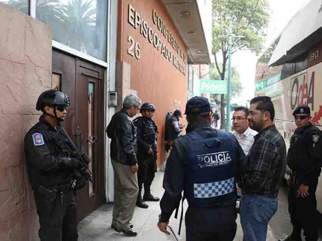 Investigan explosión en la sede del Episcopado Mexicano