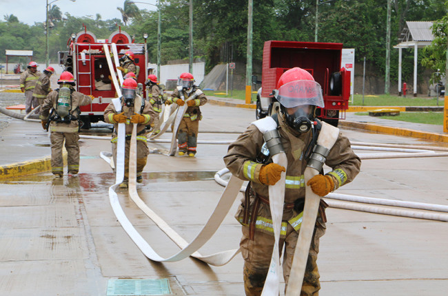 Entregarán nuevos equipos a los bomberos