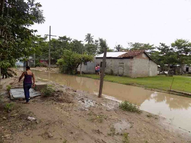 Obra inconclusa afecta a habitantes de Ayapa