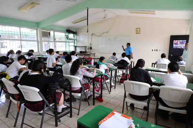 Llaman a maestros a no realizar proselistismo dentro de las escuelas