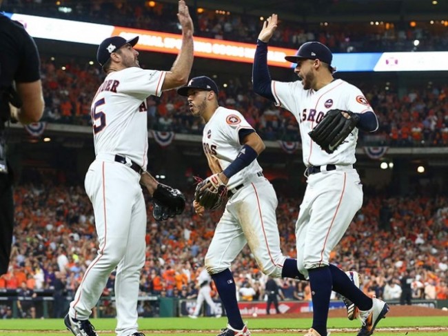 Astros empatan la  serie ante Yanquis