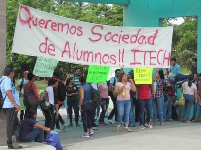 Toman alumnos el Tec de la Chontalpa