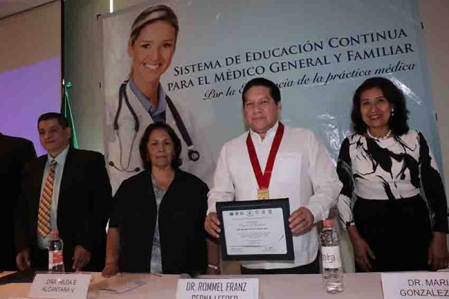 Inauguran Congreso de Medicina General y Familiar