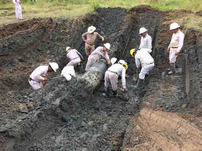 Elimina Pemex fuga de gas provocada por una toma clandestina en Cárdenas