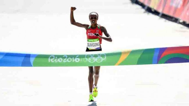 Campeona olímpica de  maratón, suspendida  cuatro años por dopaje