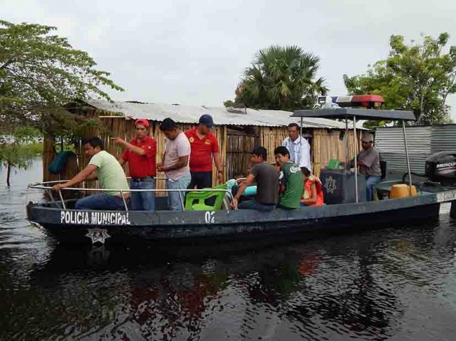 Familias regresan al bajar el Usumacinta