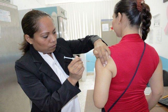 Intensifican Vacunación  contra la influenza