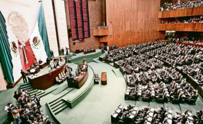 Diputados y senadores  se otorgan megabono