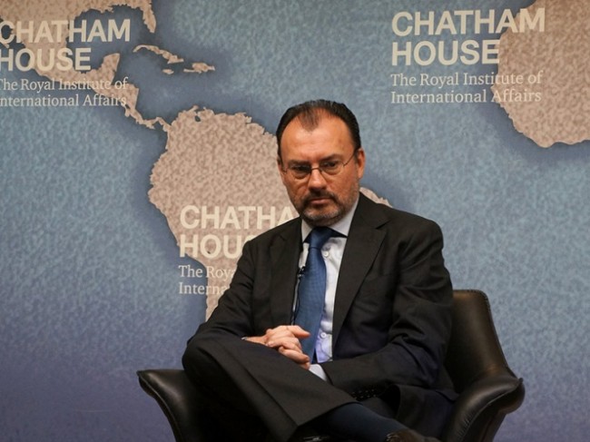 Pide Videgaray no confundir  elogios con decisiones políticas