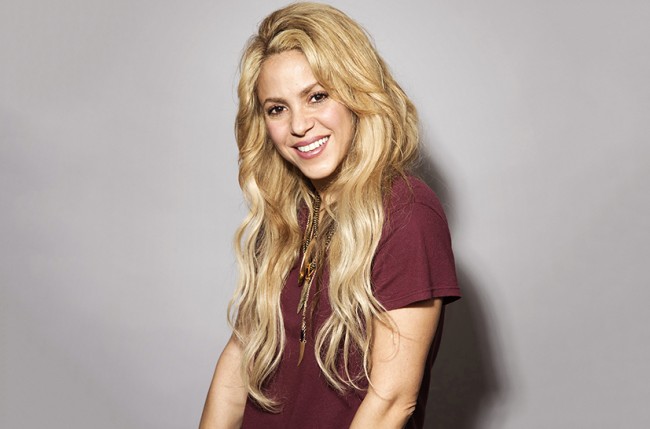 Shakira sufre hemorragia en una cuerda vocal