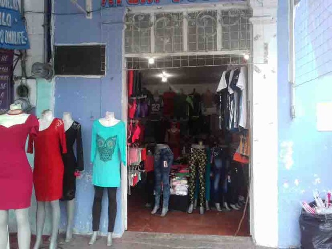 Casa de “José María Pino Suárez” convertida en un bazar de ropa
