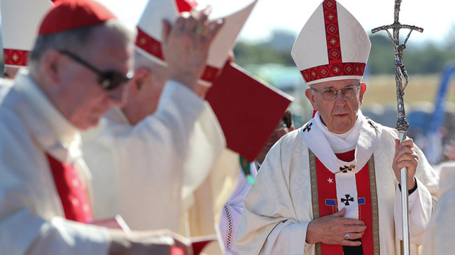 El Papa reza por víctimas de la dictadura y por mapuches