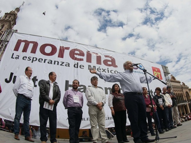 Agradece Obrador cobertura a su precampaña