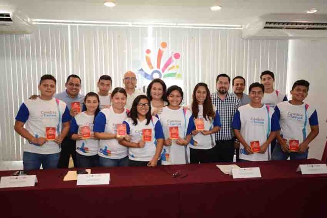 Firman convenio DIF Tabasco y OXXO