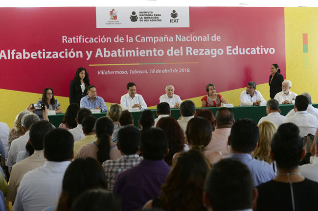 Abatir el rezago educativo mejorará nuestra sociedad