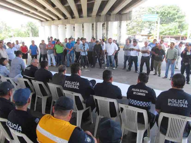 Transportistas van contra delincuentes en la Chontalpa