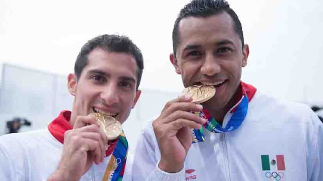 Pacheco y Ocampo se bañan de oro