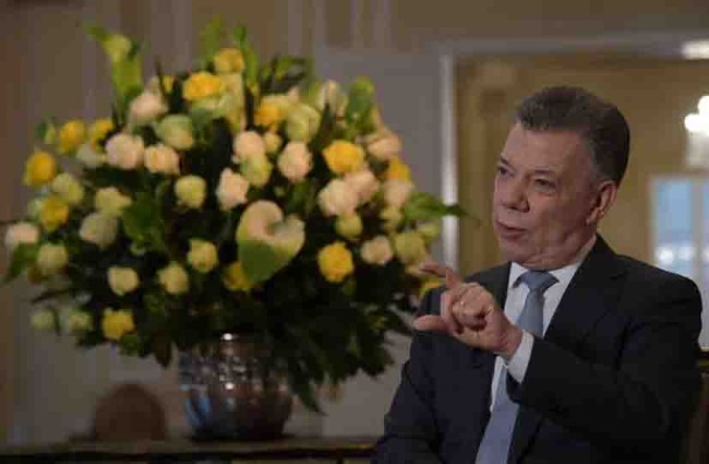 ‘Insolita’ acusación, dice Manuel Santos
