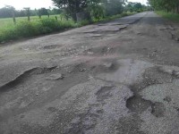 Empresarios repararán la carretera Comalcalco-La Isla