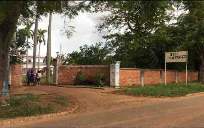 Ataque a puñaladas en escuela