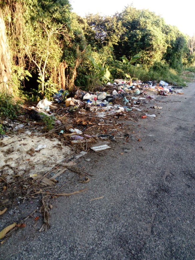 Carreteras convertidas en basureros