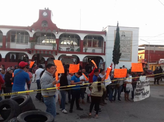 Ambulantes exigen a la alcaldesa una explicación