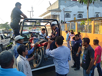 Intentan robar motocicleta