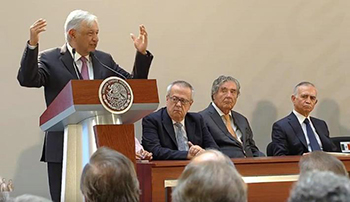 Llama AMLO a la unidad  de todos los sectores