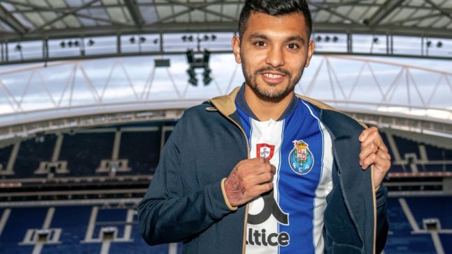 “Tecatito” renueva  con Porto hasta 2022