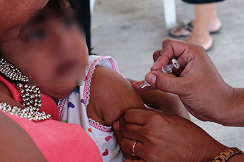 Exhortan a los padres de familia a vacunar a sus hijos contra el sarampión