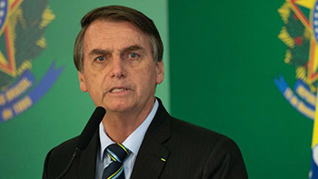 Bolsonaro entre intrigas y errores