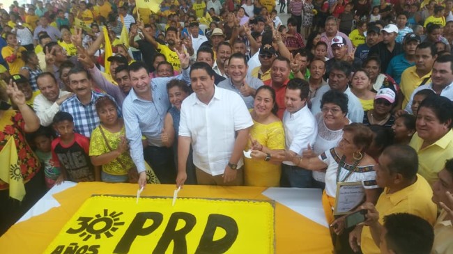 Unidad partidista en el PRD al celebrar 30 años