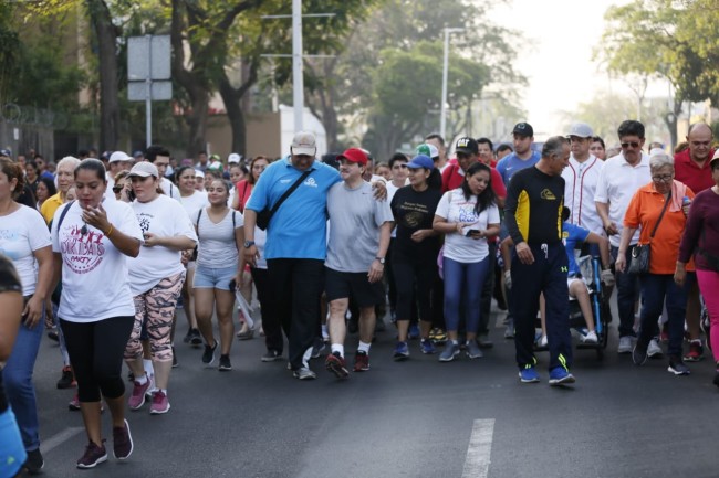 Encabeza Evaristo el paseo dominical “De río a río”