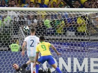 Brasil baila samba en su tierra;  Argentina se marcha, otra vez