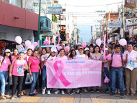 Caminan mujeres contra el cáncer