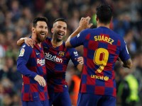 Messi se luce ante el Valladolid y el Barça es líder