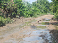 Un lodacero caminos rurales de Jonuta