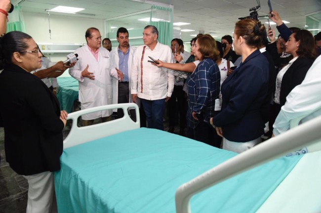 Atiende Adán Augusto rehabilitación integral del hospital ‘Juan Graham’