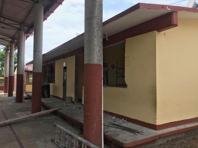 Reconstruyen escuela  indígena, en Centla