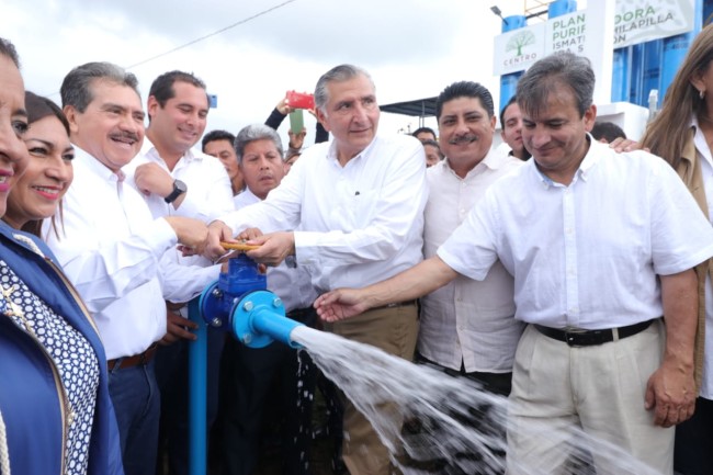 Inauguran primera planta que  abastecerá de agua purificada