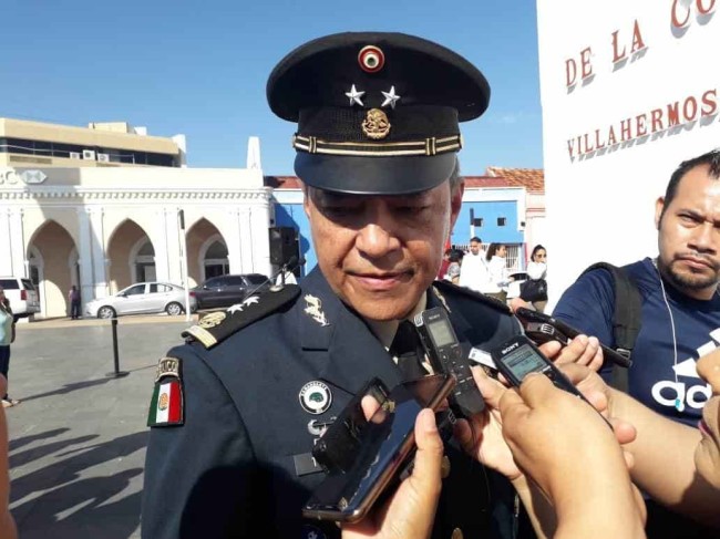 Apoya Ejército Mexicano para erradicar dengue en Comalcalco y Paraíso: Comandante Torres