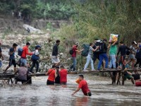 Venezolanos desafían cerco de la pandemia