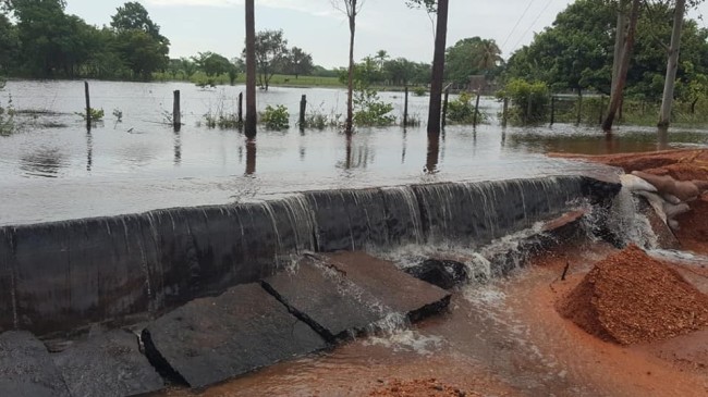 Las lluvias afectaron las vías de comunicación