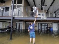 Provoca tornados e inundaciones