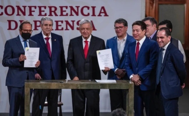 Obrador anuncia reforma a pensiones