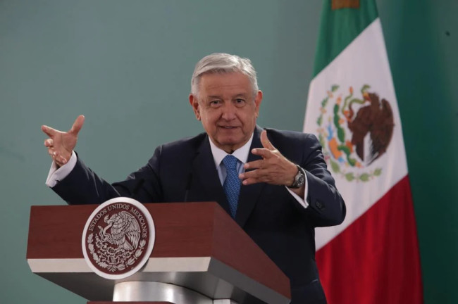 AMLO pide tiempo para leer la ‘tragicomedia’